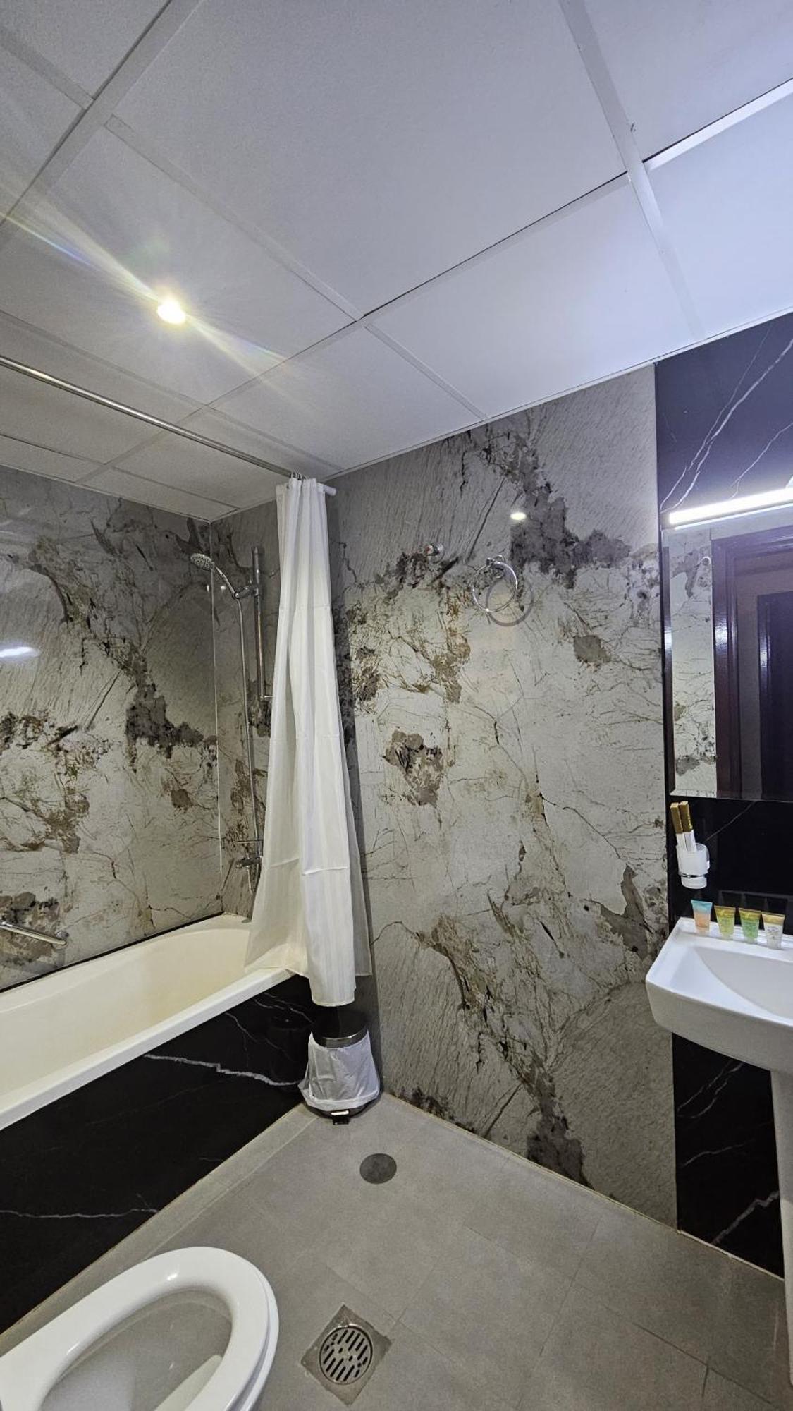 Sea Shore Hotel Apartment Khorfakkan Хор-Факкан Екстер'єр фото